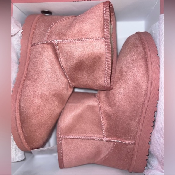 Blush Pink Women’s Cozy Warm Fur Lined Ankle Bootie NWT Size 10 - Picture 5 of 10